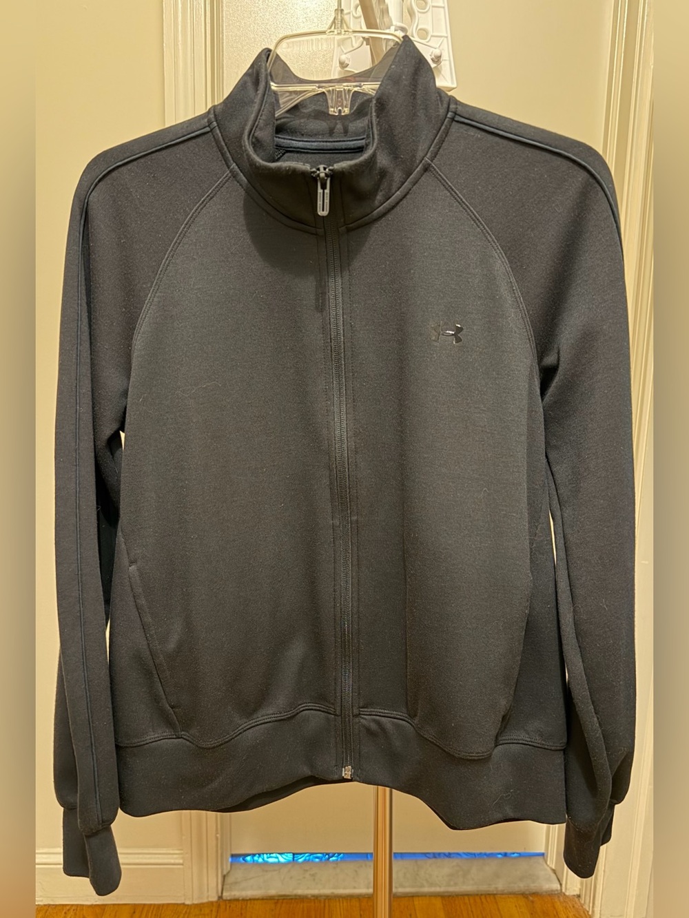 Full zip sweatshirt